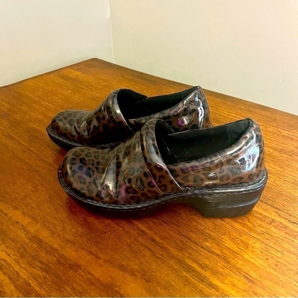 Born Bolo Clogs Women's 8 Leopard Cheetah Faux Patent Leather - Picture 4 of 15